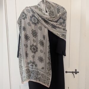 🩷 Vince Camuto Vintage Silk Floral Patterned Scarf 18" x 75" pink and gray